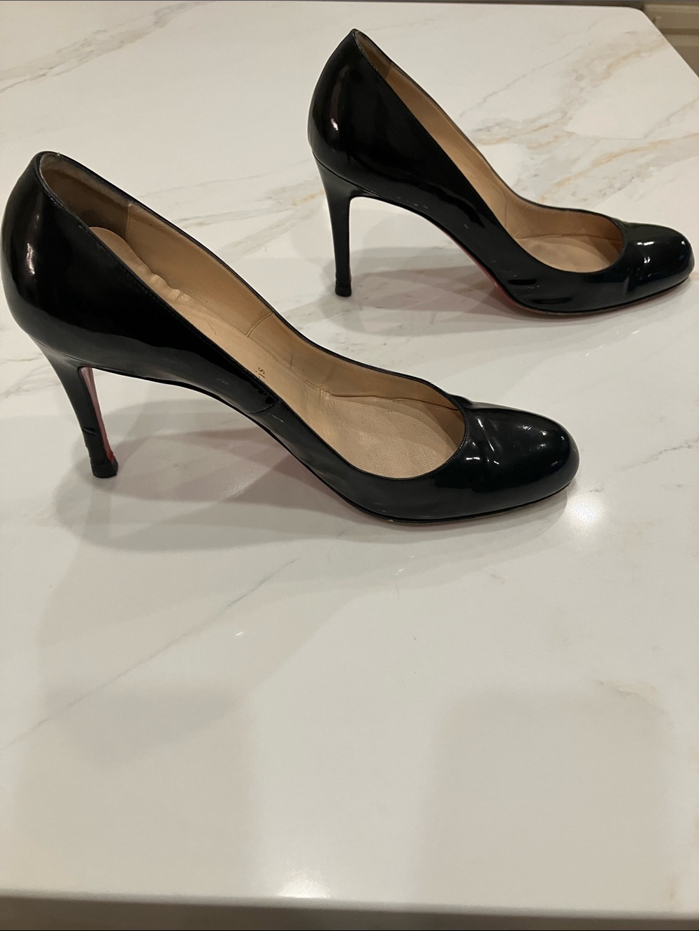 Christian Louboutin Simple Pump 85 Black Patent Round-Toe Pumps Sz 39.5- GUC - Picture 6 of 14